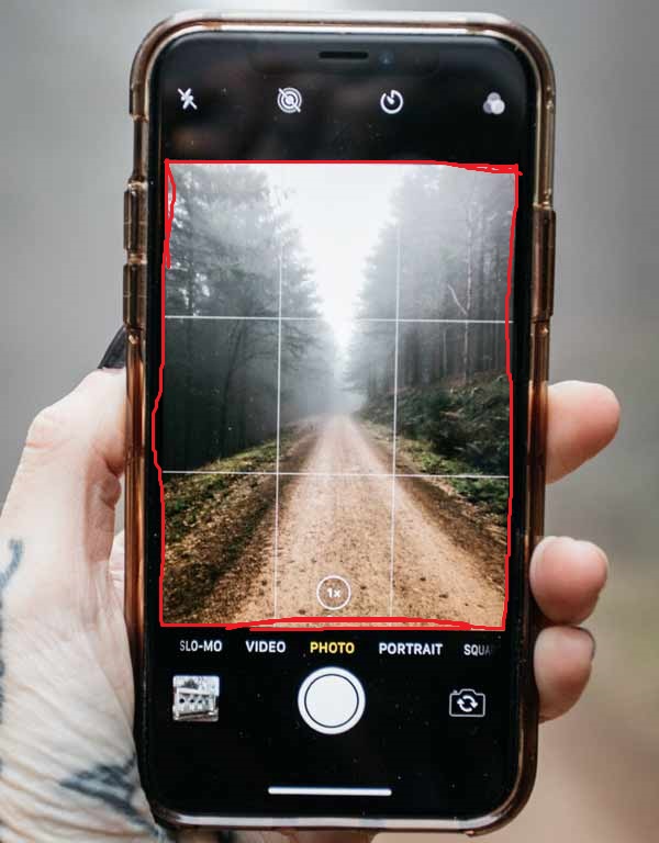 Use and fill the mobile phone camera frame while take a shot